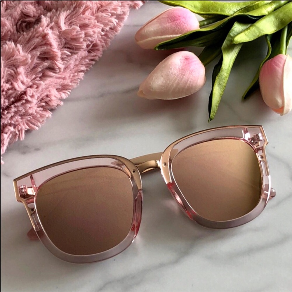 Mirrored sunglasses